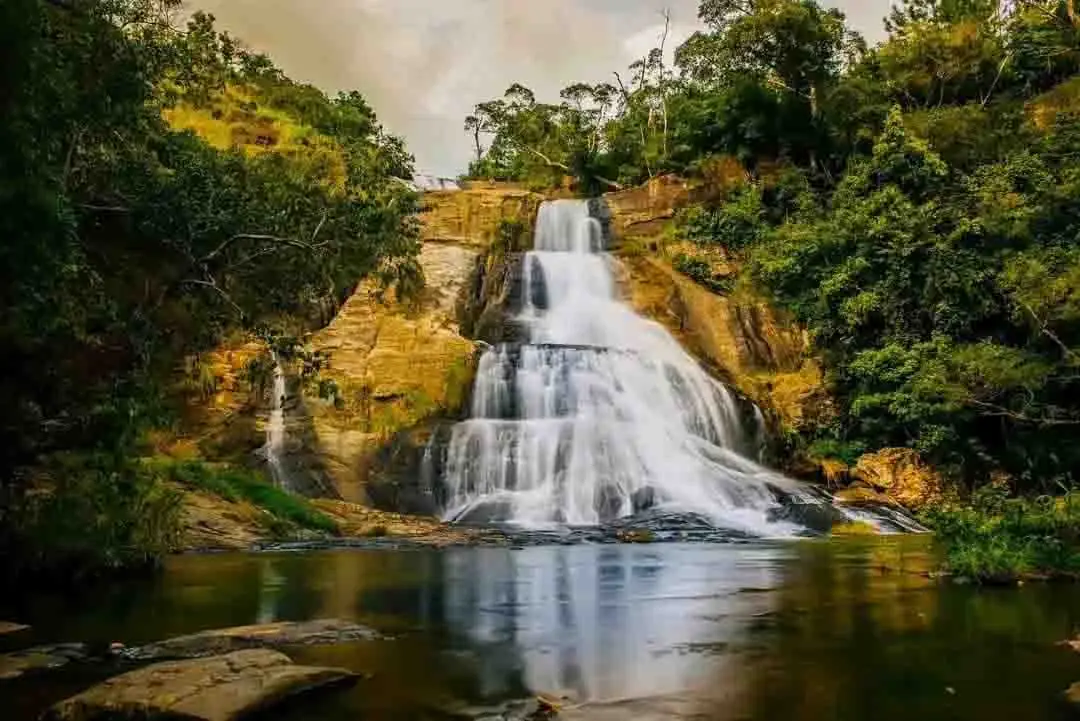 Upper Diyaluma waterfall cascading down the cliffside